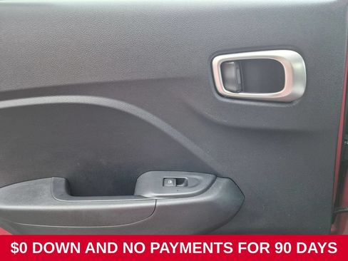 Used 2025 Hyundai Venue SEL FWD image 25