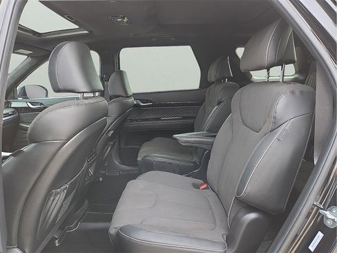 Used 2025 Hyundai Palisade Calligraphy image 13