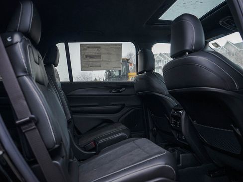 New 2025 Jeep Grand Cherokee L Altitude AWD/4WD image 13