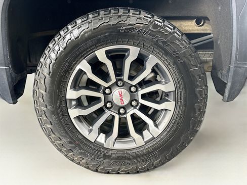 Used 2020 GMC Sierra 1500 AT4 w/ AT4 Premium Package image 11