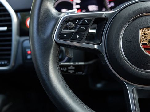 Certified 2023 Porsche Cayenne AWD/4WD image 15
