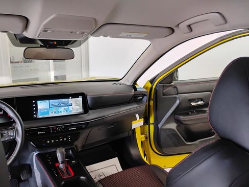 Used 2025 Nissan Kicks SR w/ Illumination Package image 64