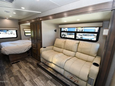 Used 2020 Mercedes-Benz Sprinter 3500 image 13