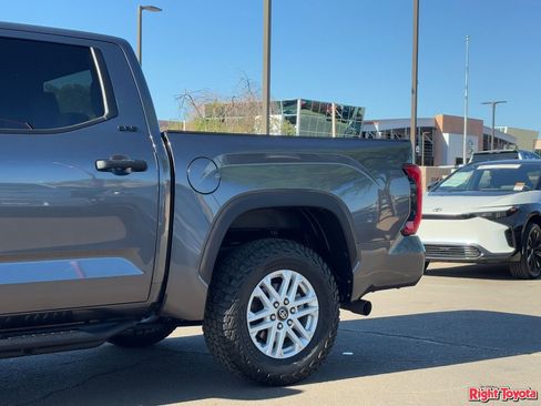 Used 2025 Toyota Tundra SR5 AWD/4WD image 9