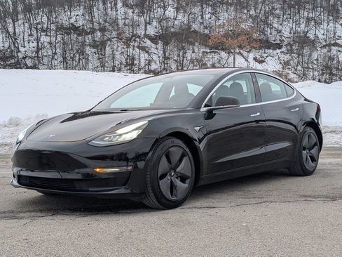 Used 2018 Tesla Model 3 Long Range image 2
