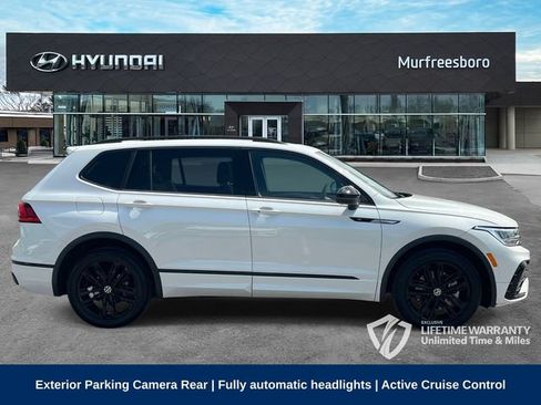 Used 2022 Volkswagen Tiguan SE R-Line FWD image 4