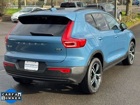 Used 2024 Volvo XC40 B5 Core image 8