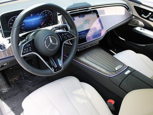 Used 2024 Mercedes-Benz E 350 4MATIC Sedan w/ Night Package image 8