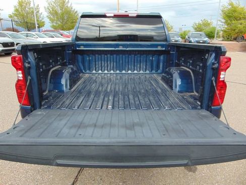 Used 2023 Chevrolet Silverado 1500 LT AWD/4WD image 23