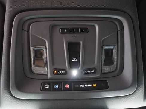 Used 2022 Chevrolet Silverado 1500 LT Trail Boss w/ LT Trail Boss Premium Package AWD/4WD image 20