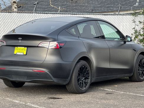 Used 2020 Tesla Model Y Long Range image 4