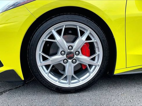 Used 2023 Chevrolet Corvette Stingray Premium Conv w/ Stealth Interior Trim Package RWD image 30