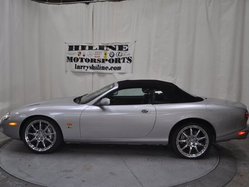 Used 2004 Jaguar XKR Convertible image 9
