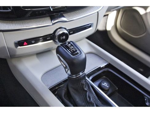 Used 2020 Volvo XC60 T6 Inscription w/ Protection Package Premier image 28