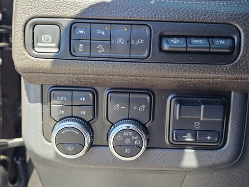 Used 2021 GMC Yukon XL Denali w/ Denali Ultimate Package AWD/4WD image 21