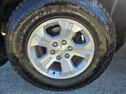 Used 2017 Chevrolet Silverado 1500 LT w/ All Star Edition AWD/4WD image 27