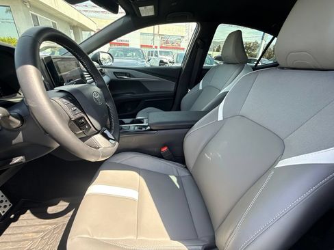 Used 2026 Toyota Camry SE w/ Convenience Package FWD image 19