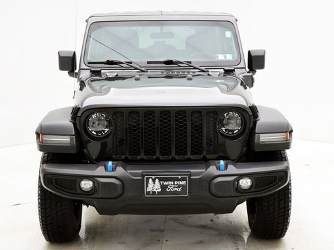 Used 2023 Jeep Wrangler Unlimited w/ Cold Weather Group image 4