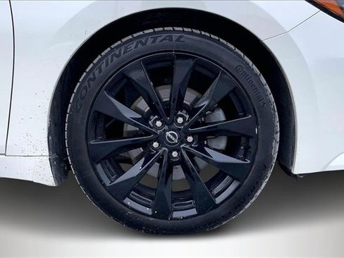 Used 2023 Nissan Maxima SR w/ Sport Mat Group image 8