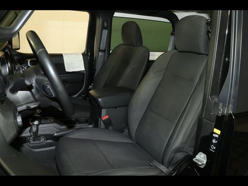 Used 2021 Jeep Wrangler Sport S image 4