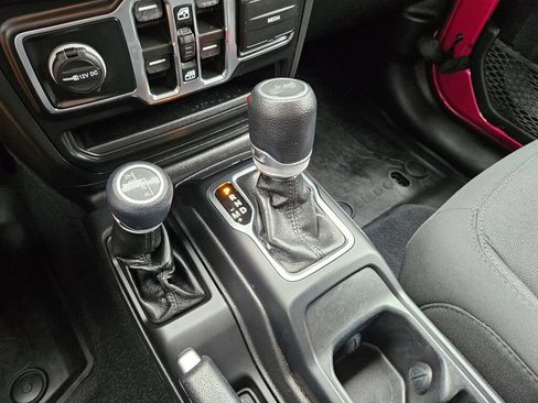 Used 2022 Jeep Wrangler Unlimited Sport AWD/4WD image 25