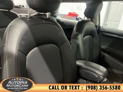 Used 2019 MINI Cooper 2-Door Hardtop w/ Storage Package image 13