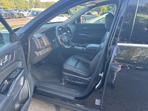 Used 2022 Nissan Pathfinder SL image 9