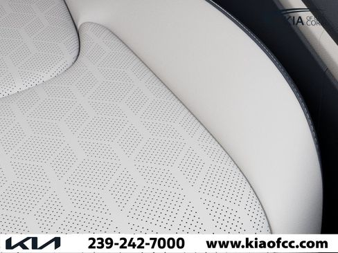 New 2026 Kia Carnival EX FWD image 24
