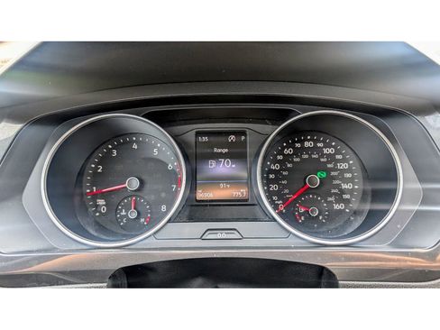 Used 2018 Volkswagen Tiguan SE w/ 3rd Row Seat Package image 21