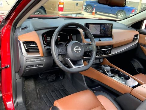 Used 2024 Nissan Rogue Platinum w/ Platinum Premium Package image 17