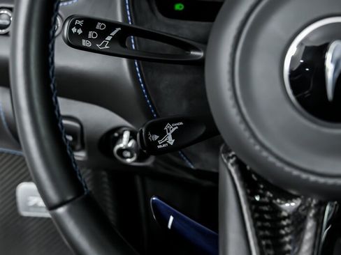 Used 2019 McLaren 720S Performance RWD image 33