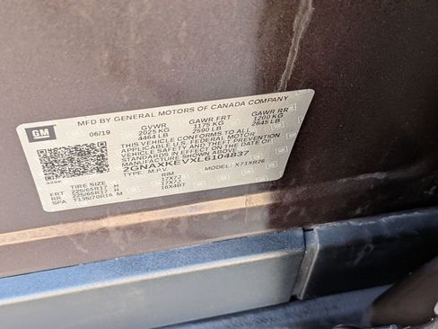 Used 2020 Chevrolet Equinox LT FWD image 36