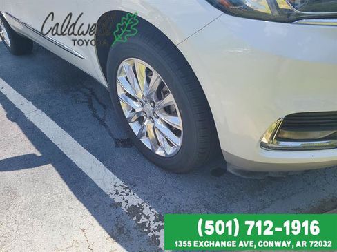 Used 2020 Buick Enclave Premium w/ Sun and Sites Package FWD image 4