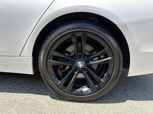 Used 2017 BMW 340i xDrive Sedan AWD/4WD image 32