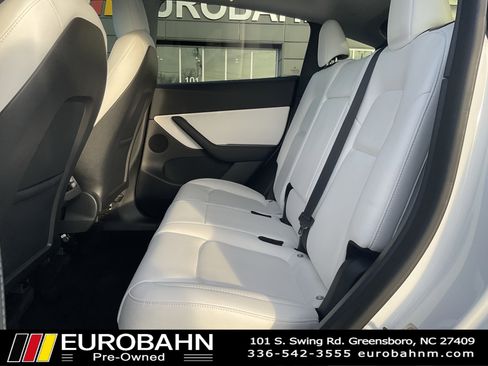 Used 2022 Tesla Model Y Performance image 10