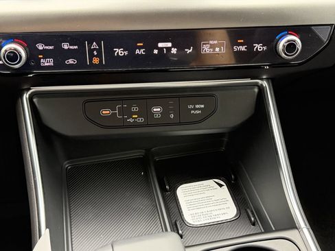 New 2026 Kia Carnival SX w/ SX Dark Edition Package FWD image 27