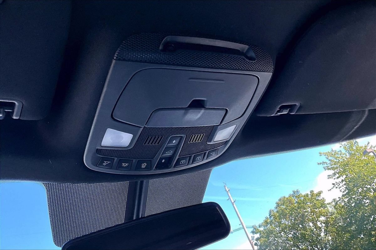 Used 2018 Ford Expedition XLT w/ Equipment Group 202A AWD/4WD image 26