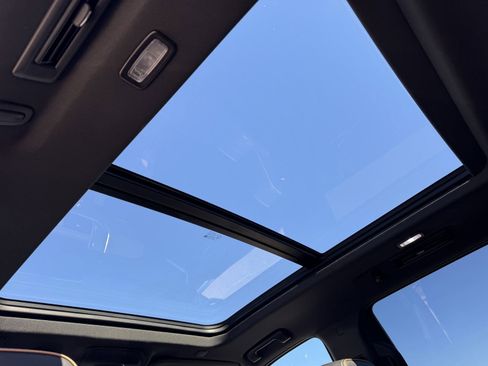 Used 2023 GMC Yukon AT4 w/ AT4 Premium Package image 39