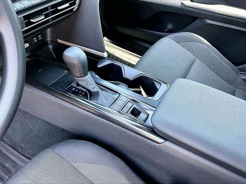 Used 2025 Toyota Camry LE FWD image 20