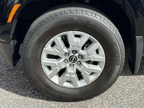 Certified 2024 Nissan Frontier SV w/ SV Convenience Package image 11