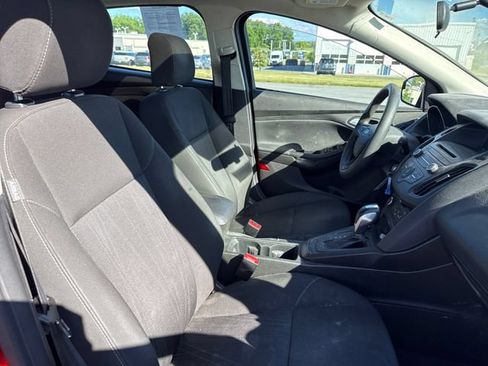 Used 2016 Ford Focus SE FWD image 11