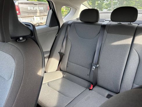 Used 2025 Kia K4 FWD image 39