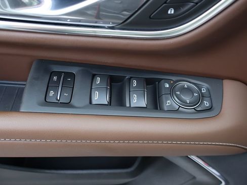 Used 2023 Chevrolet Tahoe High Country AWD/4WD image 18