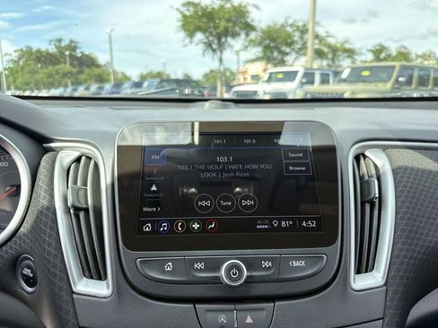 Used 2025 Chevrolet Malibu LT FWD image 23