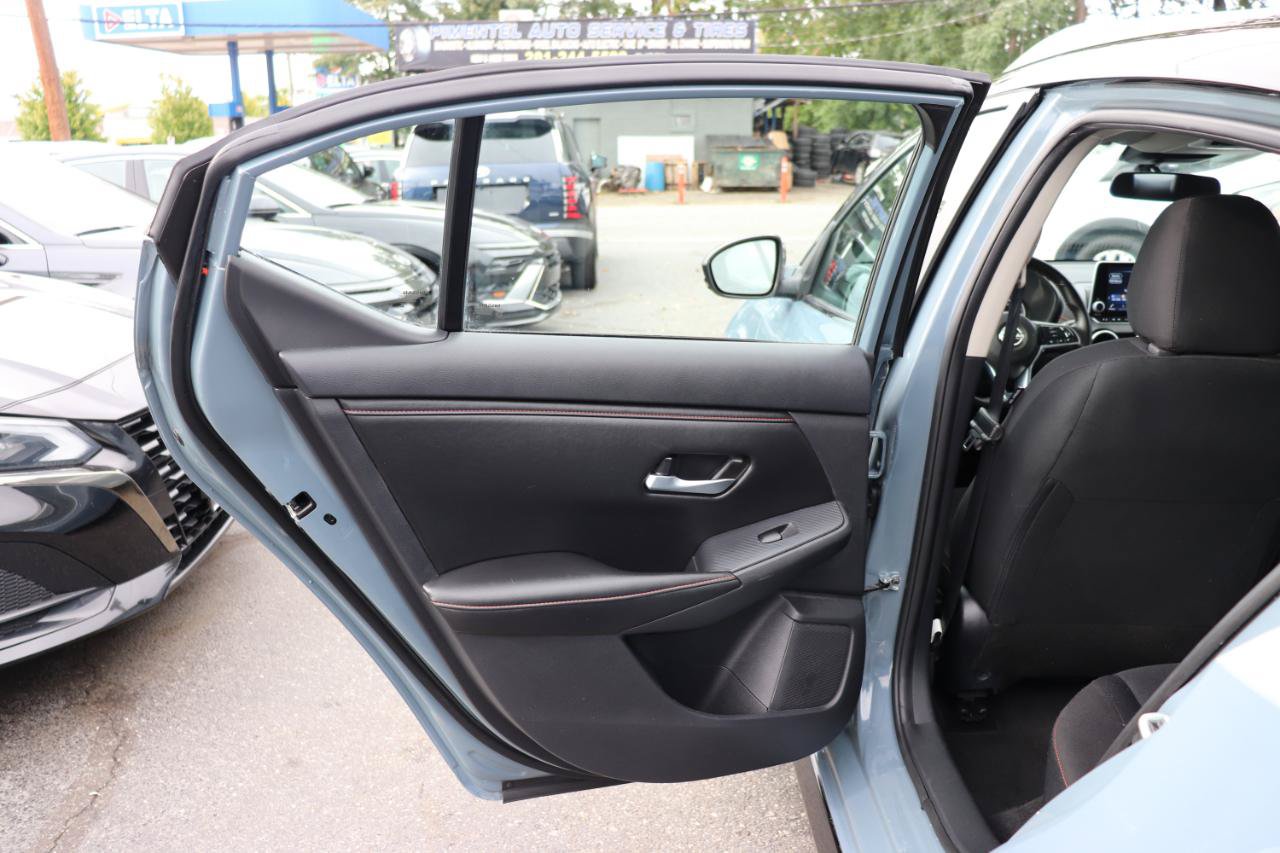 Used 2025 Nissan Sentra SR w/ Midnight Edition FWD image 24
