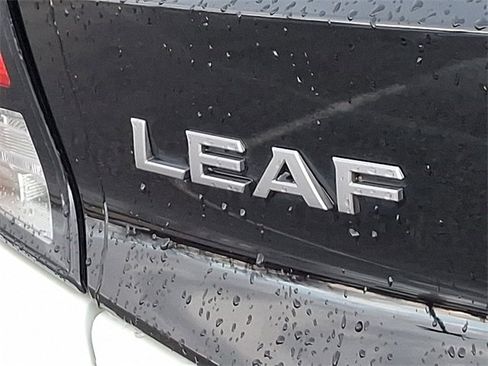 Used 2024 Nissan Leaf S image 30