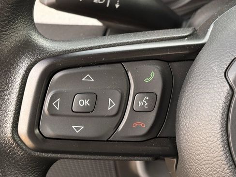 Used 2025 Jeep Wrangler Sport AWD/4WD image 10