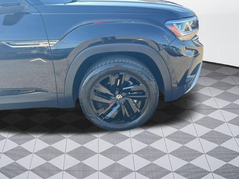 Certified 2023 Volkswagen Atlas Cross Sport SE w/ Panoramic Sunroof Package image 10