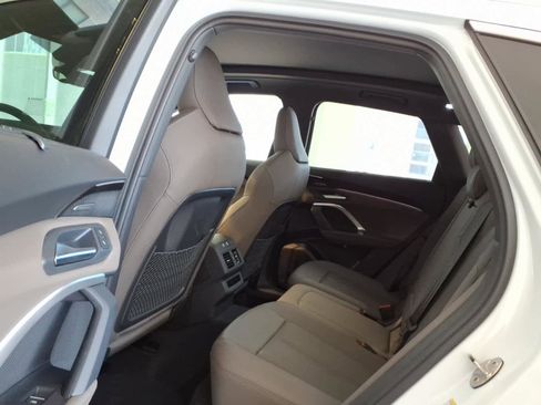 Used 2025 Audi Q5 Premium Plus w/ Premium Plus AWD/4WD image 16