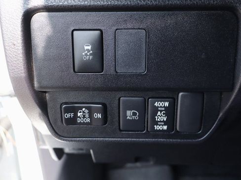 Used 2022 Toyota Tacoma TRD Off-Road w/ Technology Package image 19